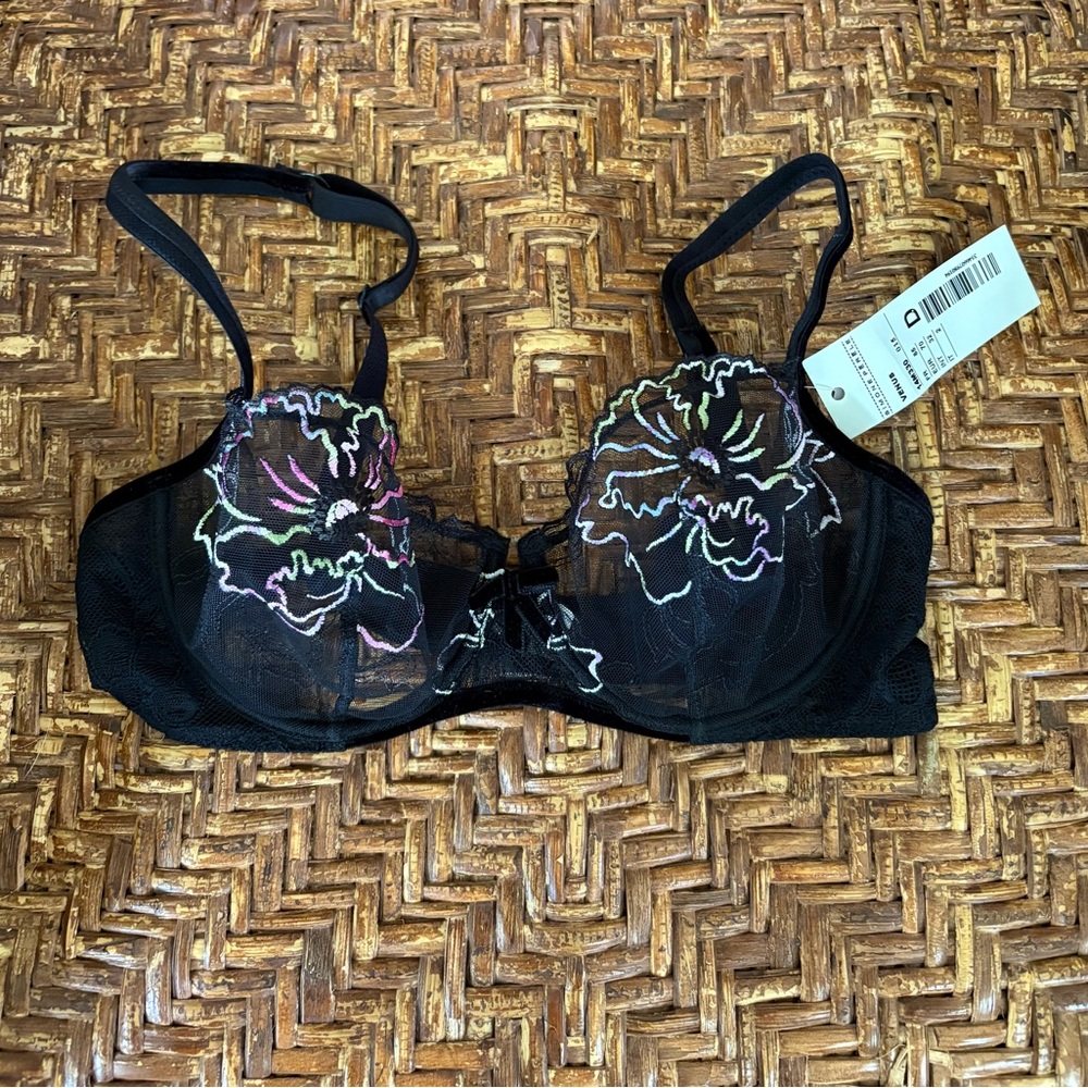 RARE Simone Perele “Venus” demi 32D NWT non-US style!